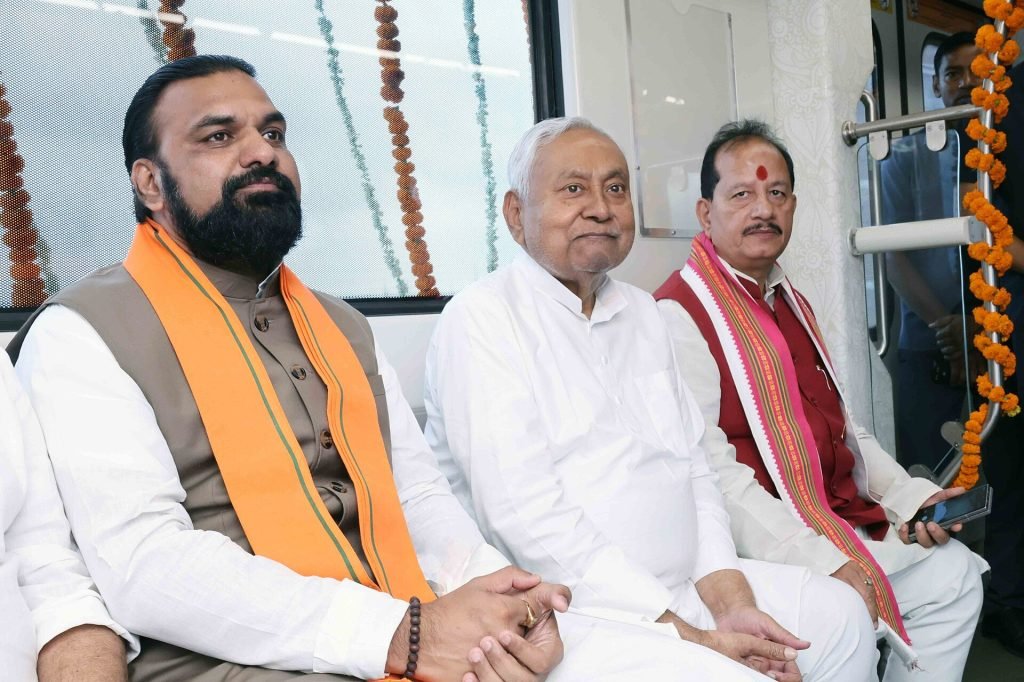 नई लाइन के उद्घाटन के बाद पटना मेट्रो में यात्रा